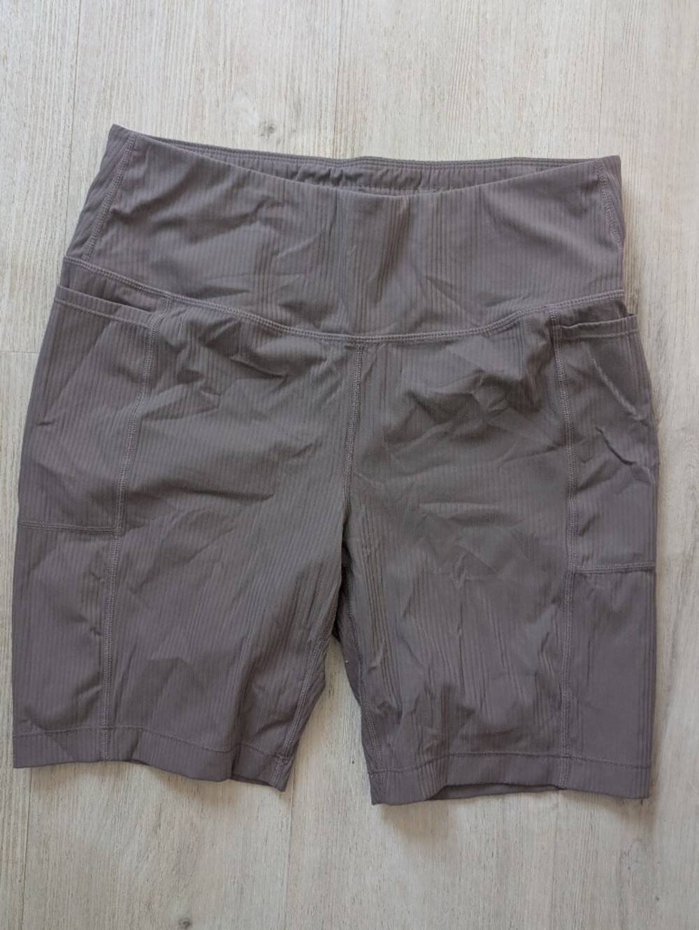 Mondetta Women's Taupe Bike Shorts with Side Pockets